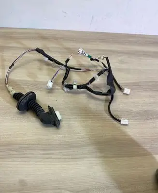 Toyota Auris 150 Front door wiring loom 8215302