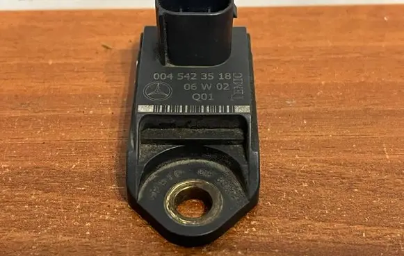 Mercedes-Benz S W221 Acceleration sensor 0045423518 06W02