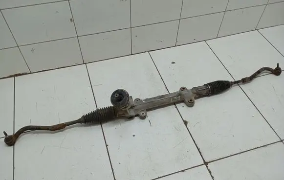 Hyundai i40 Steering rack 565003Z100