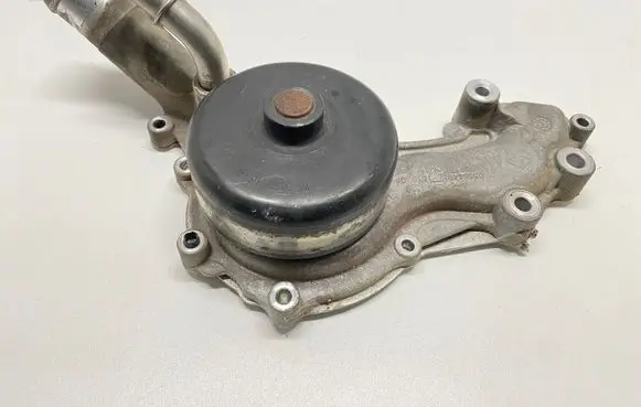 Dodge Challenger Water pump 05184498