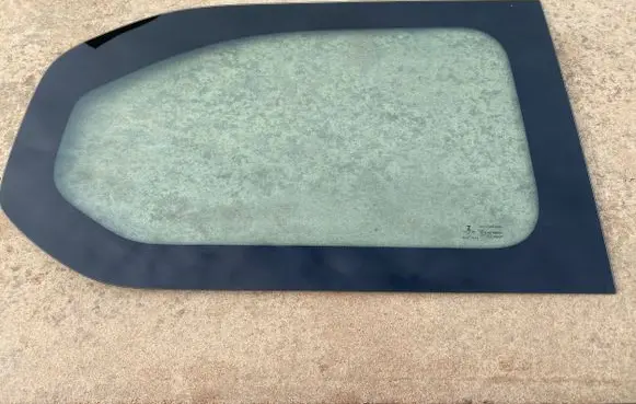 Citroen Berlingo Rear side window 43R000479 E000191