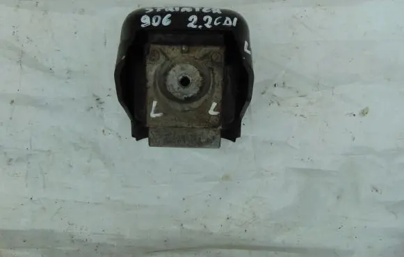 Mercedes-Benz Sprinter W906 Engine mount bracket