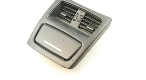 Rear air vent grill
