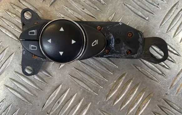 Mercedes-Benz CLS C219 Wing mirror switch 2118216179 03211036