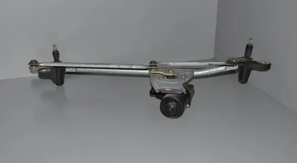 BMW X5 E53 Front wiper linkage and motor 8245366