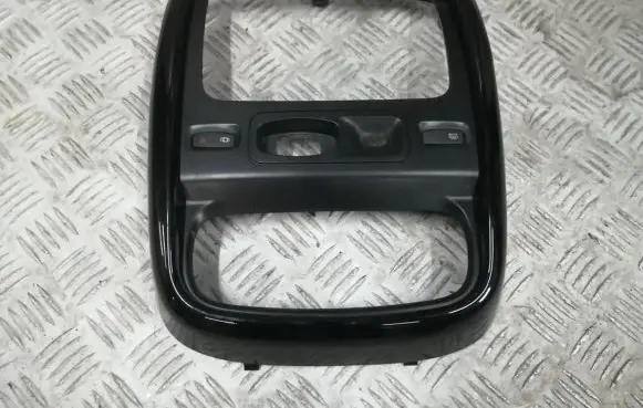 Dacia Duster Center console decorative trim 682604477R 682609977R 00129017