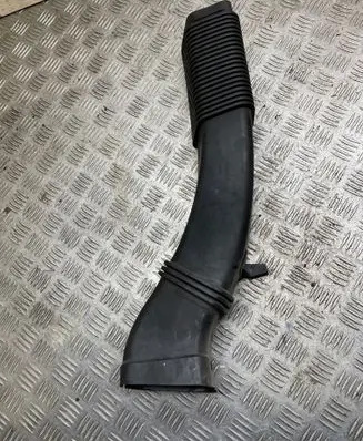 BMW 5 GT F07 Air intake duct part 7811597 446317 19385510