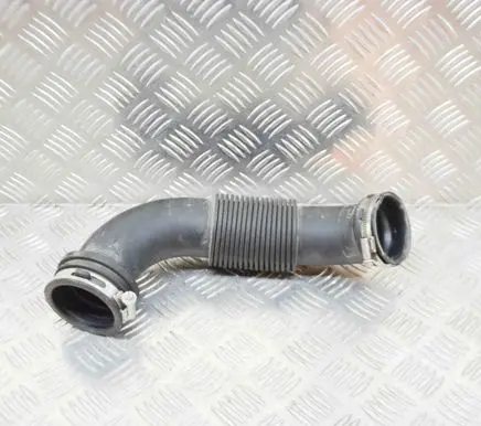 Ford Focus Air intake hose/pipe S9E0B