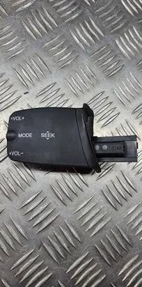 Ford Focus Multifunctional control switch/knob 758709