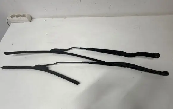 Opel Vectra C Front wiper blade arm