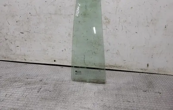 Opel Zafira A Rear vent window glass 