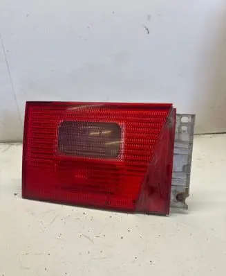 Tailgate rear/tail lights