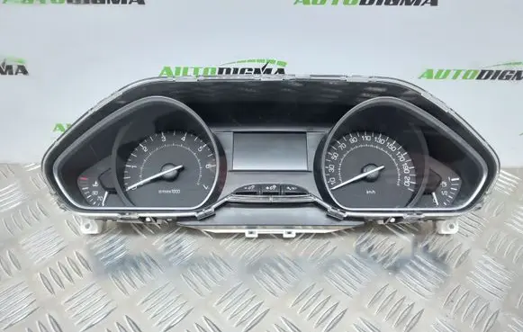 Peugeot 208 Speedometer (instrument cluster) 9813848780