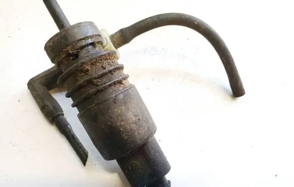 Volkswagen Golf IV Windscreen/windshield washer pump 1j0973722
