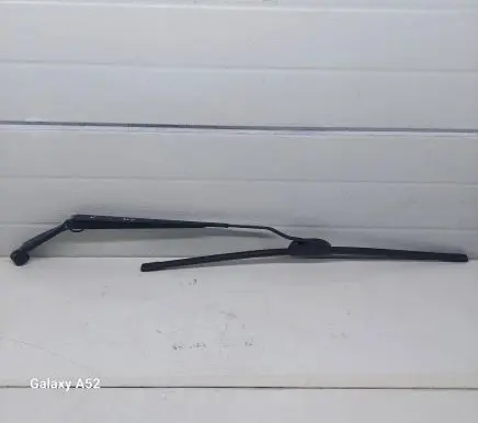Suzuki SX4 Windshield/front glass wiper blade 