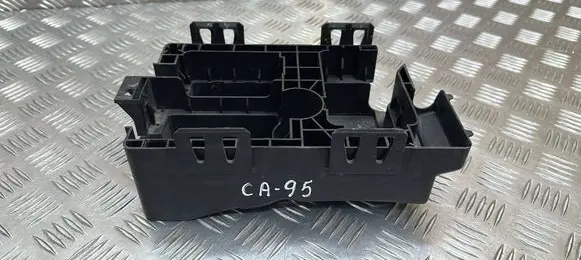 Opel Zafira C Fuse box cover 13302321