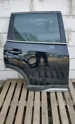 Subaru Forester SK Rear door