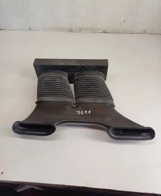 Jaguar X-Type Air intake duct part PA6GF15