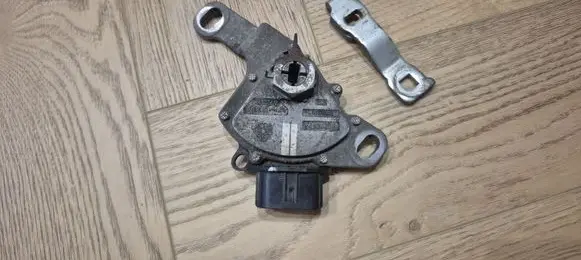 Toyota RAV 4 (XA50) Gear selector 8945110010