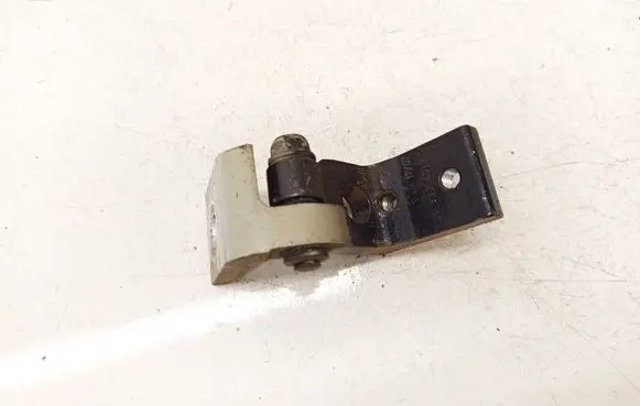 Skoda Octavia Mk2 (1Z) Rear door lower hinge 1Z0833401B