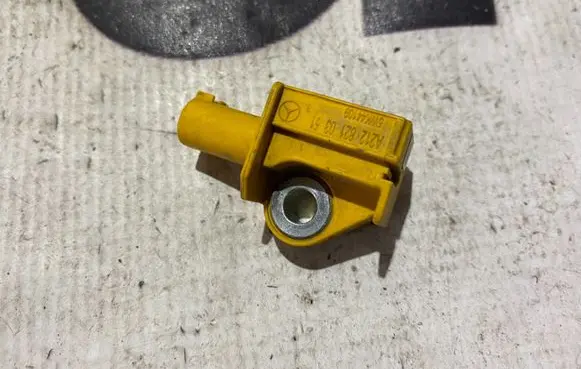 Mercedes-Benz E W212 Airbag deployment crash/impact sensor a2128210351 2128210351
