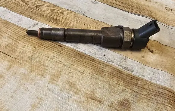 Renault Laguna II Fuel injector 0445110021