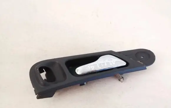 Mercedes-Benz C W203 Rear door interior handle a3185