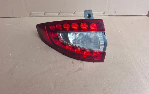 Ford Mondeo MK V Rear/tail lights DS7313405CD