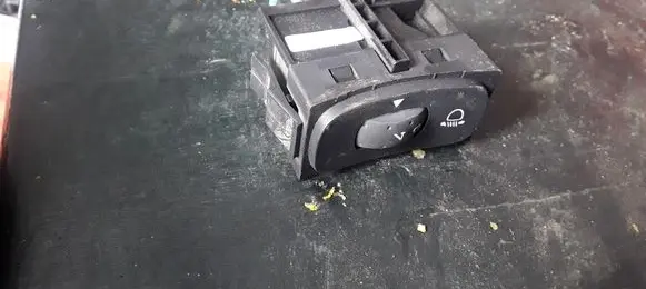 Renault Espace - Grand espace IV Headlight level height control switch 8200147868