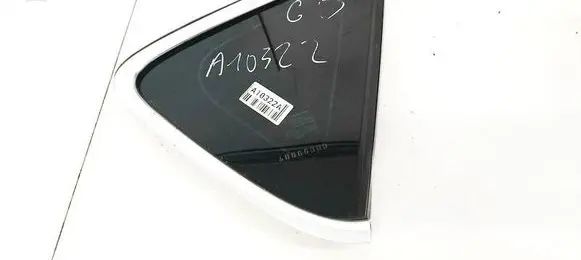 Opel Astra J Rear side window