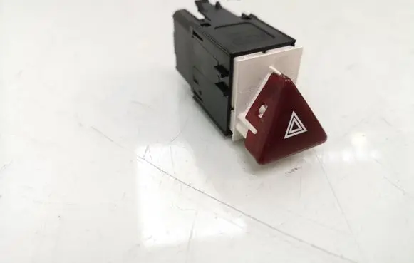 Volkswagen PASSAT B6 Hazard light switch 3C8953509