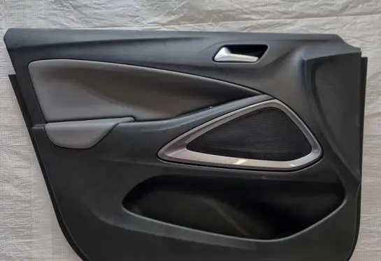 Opel Crossland X Front door card panel trim 
