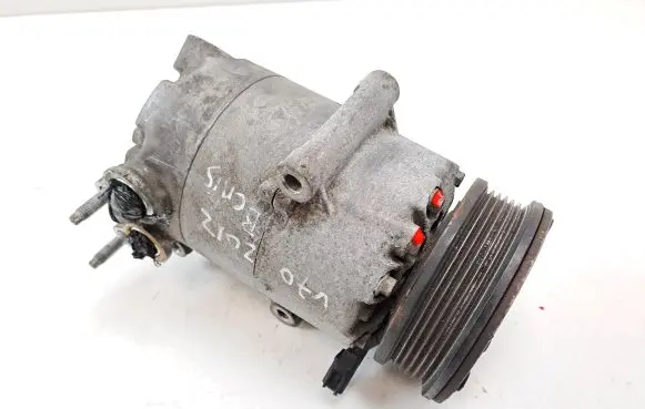 Volvo V70 Air conditioning (A/C) compressor (pump) 31332616