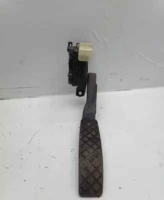 Volkswagen Touareg I Accelerator throttle pedal 7L0723507