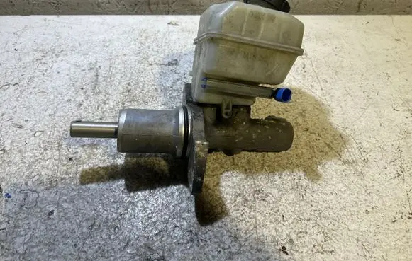 Mercedes-Benz Sprinter W906 Master brake cylinder