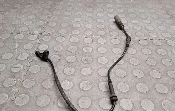 BMW 3 E90 E91 ABS brake wheel speed sensor 6762465