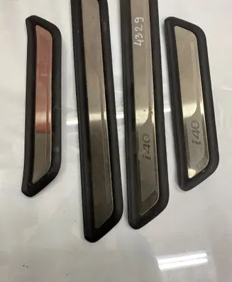 Hyundai i40 sill trim set (inner) 858833z100