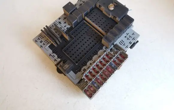 Volvo S80 Fuse module 9494673 99W103 9112397