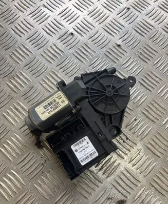 Volkswagen Touran I Front door window regulator motor 1K0959792J 05075730 30100207030732