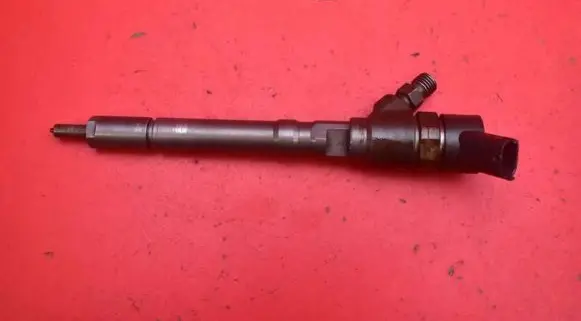 KIA Carens I Fuel injector 33800-27010