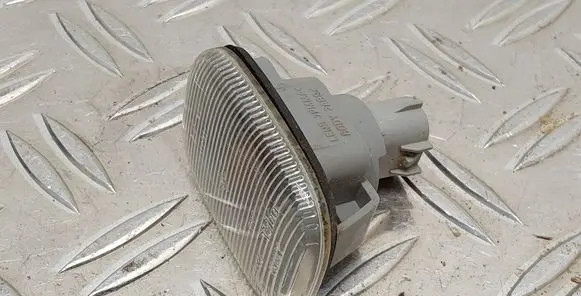 Toyota Corolla Verso AR10 Front fender indicator light