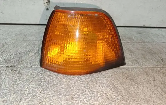 BMW 3 E36 Front indicator light 1387043