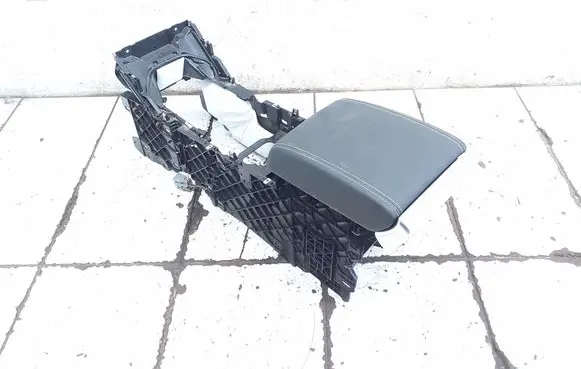 Land Rover Evoque I Armrest BJ3214B079BA BJ32045J40AP