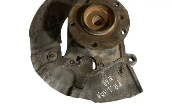 BMW 5 E60 E61 Front wheel hub spindle knuckle 6760953