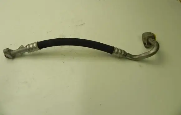 Mercedes-Benz C AMG W204 Air intake hose/pipe A2048302216 MB1052