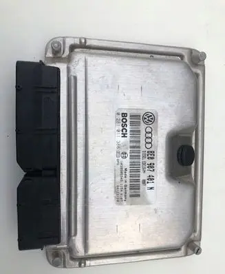 Volkswagen PASSAT B5.5 Engine control unit/module 8E0907401N