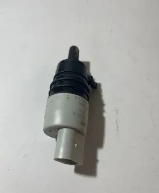 BMW 1 F20 F21 Windscreen/windshield washer pump 7298309 P170421