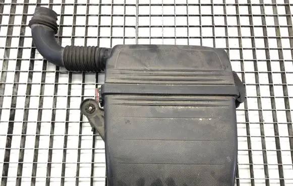 Air filter box