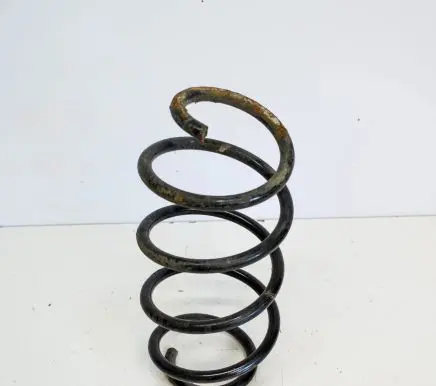Volkswagen Golf IV Front coil spring