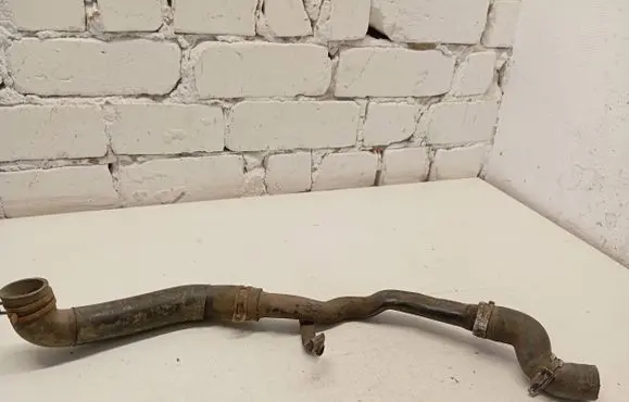 Volkswagen Transporter - Caravelle T4 Engine coolant pipe/hose 1L0121083